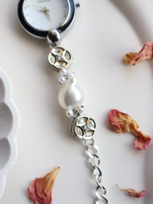 Luna Glimmer Wrist Watch