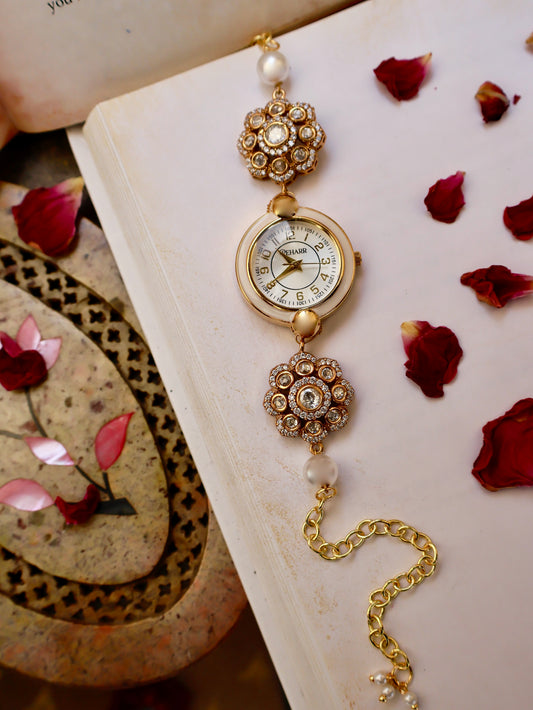 Polkis Plucks Pearl Wrist Watch