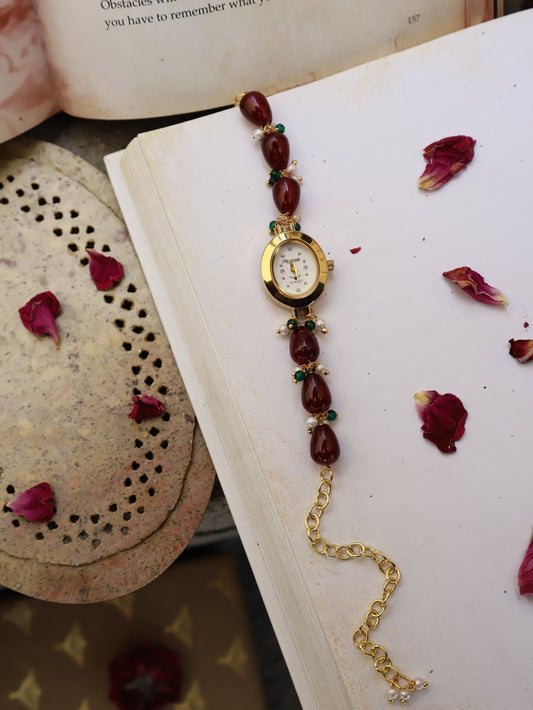 Scarlet Vintage Dial Wrist Watch