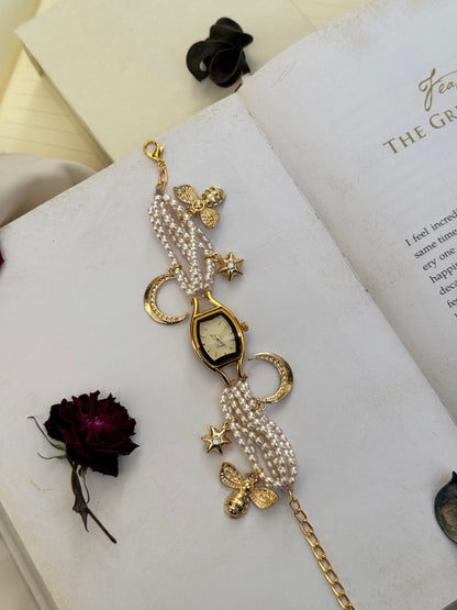 Trinket Pearls Wrist Watch