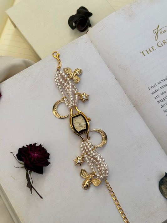 Trinket Pearls Wrist Watch