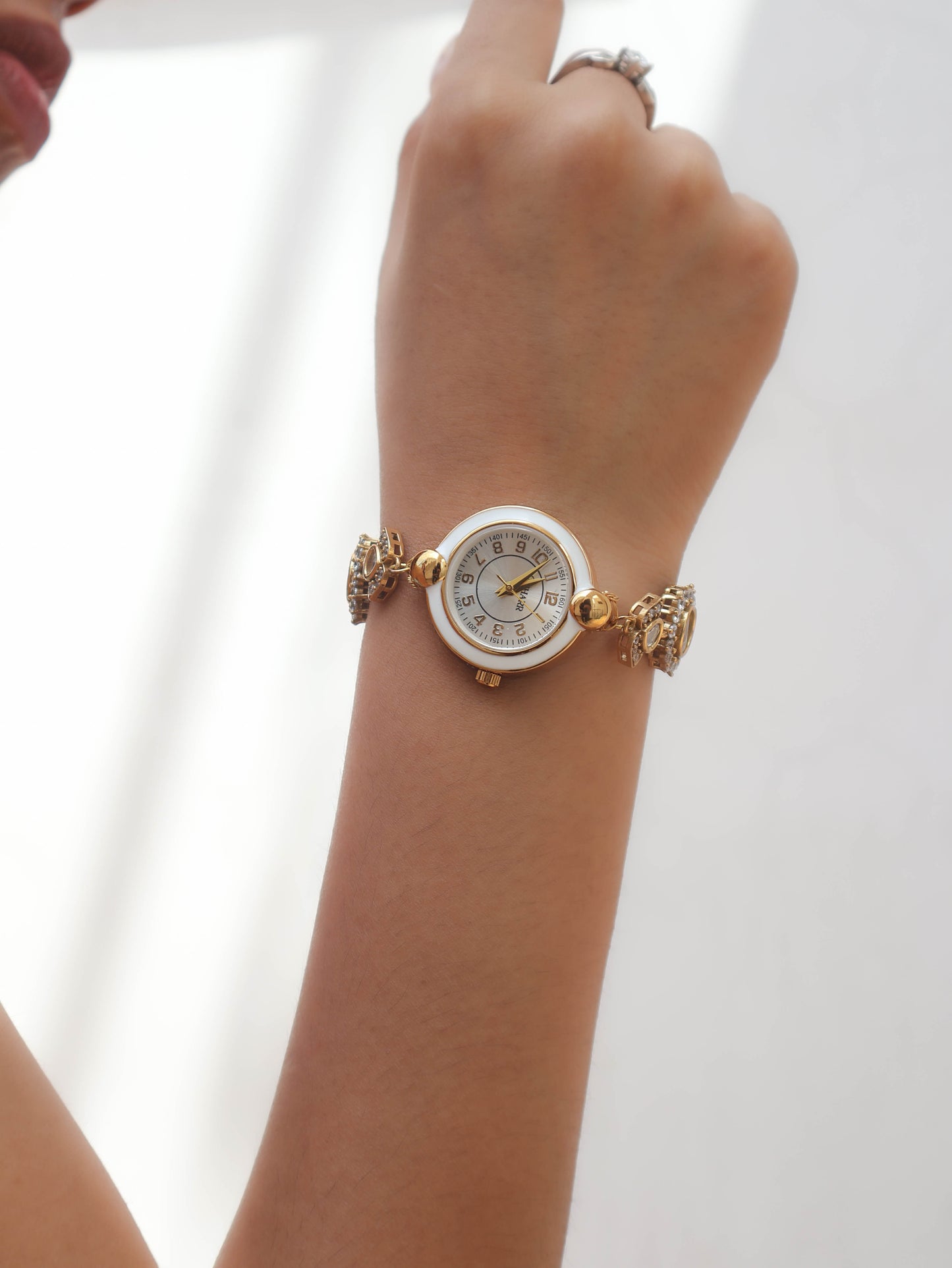 Invoke Polki Wrist Watch with Detachable Hangings