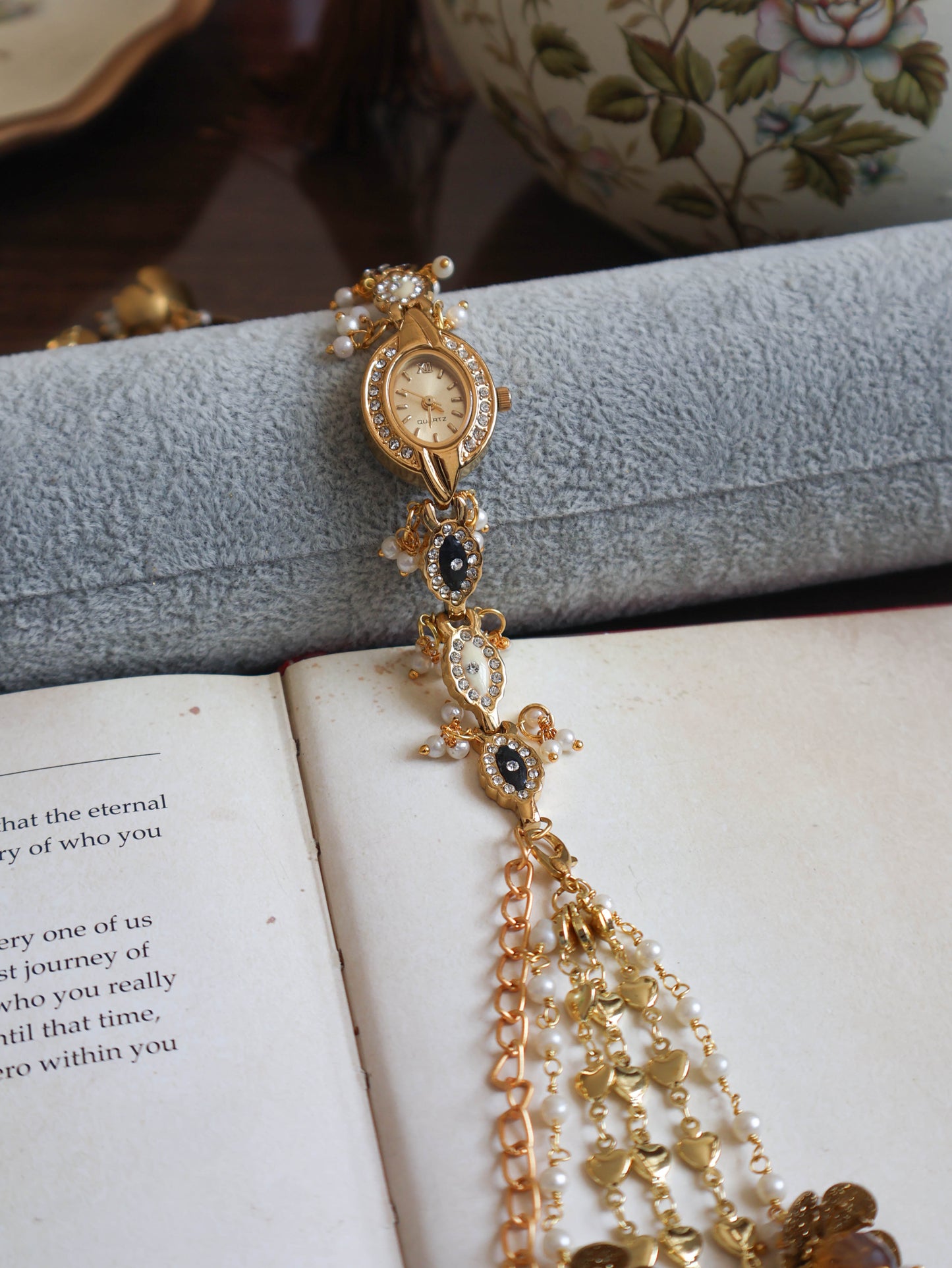 Sun Rays Wrist Watch with Detachable Hangings
