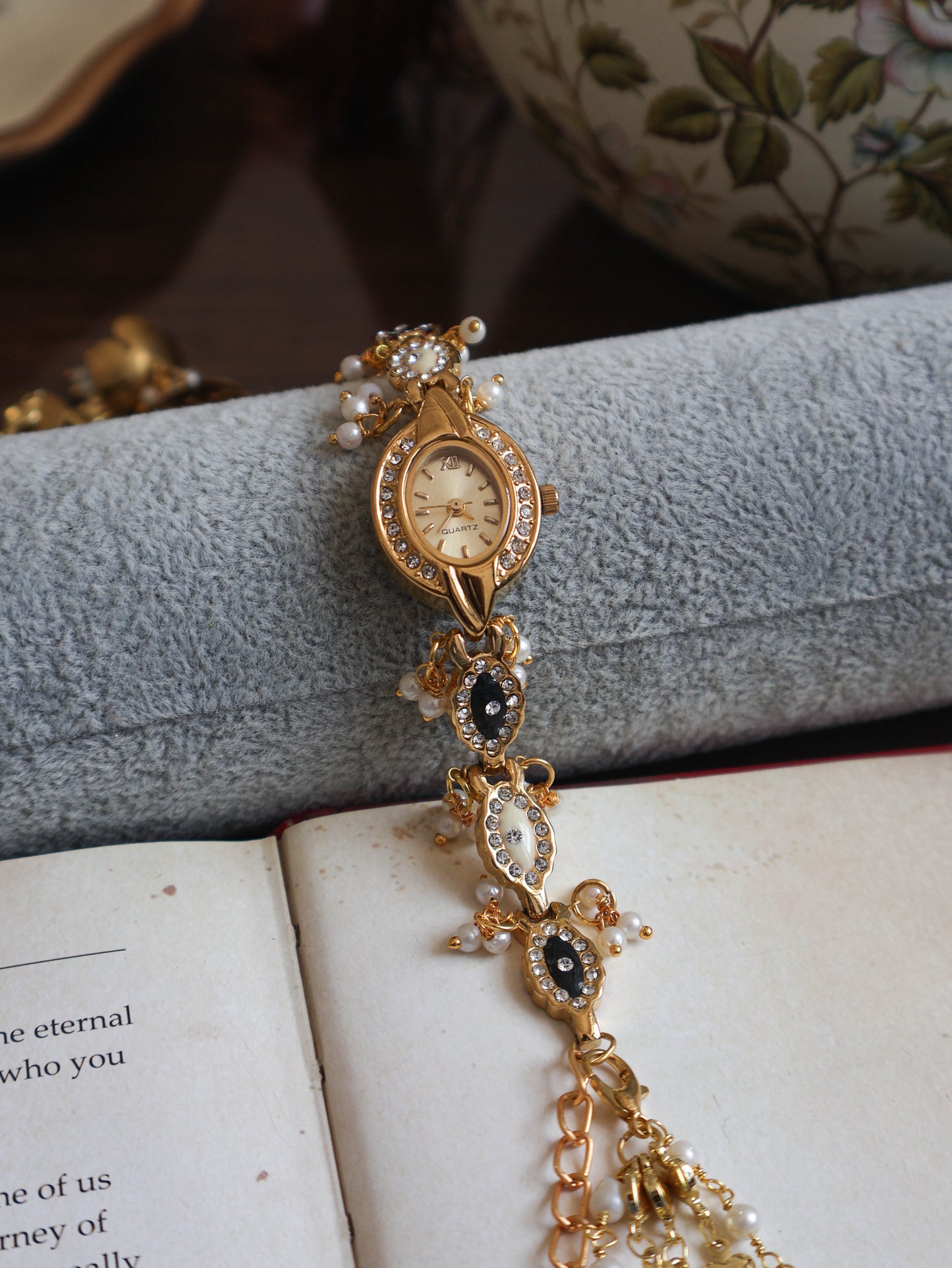 Sun Rays Wrist Watch with Detachable Hangings