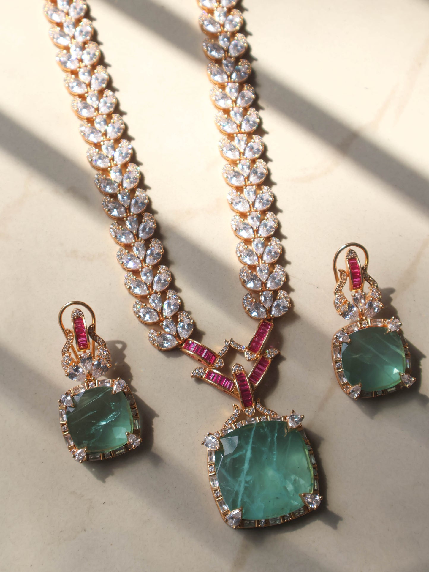 Dhruva Fluorite Polki Pendant Necklace Set