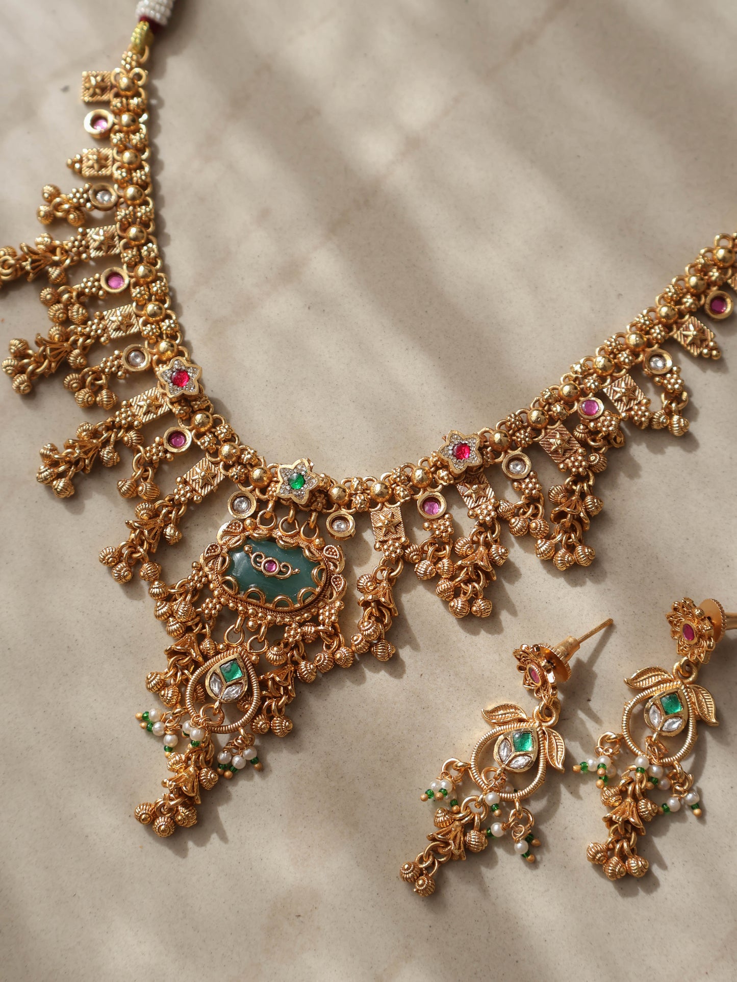 Melline Temple Necklace Set