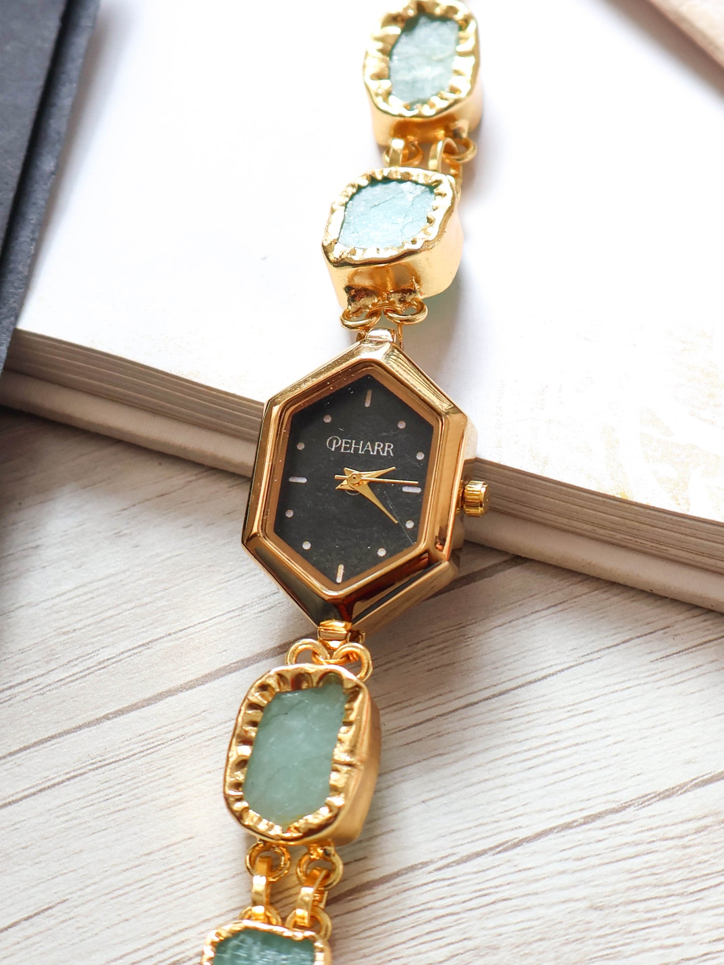 Aqua Cage Wrist Watch