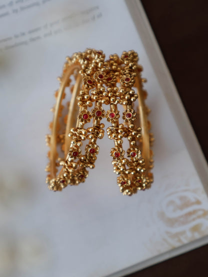 Aveena Bangle - Set of 4