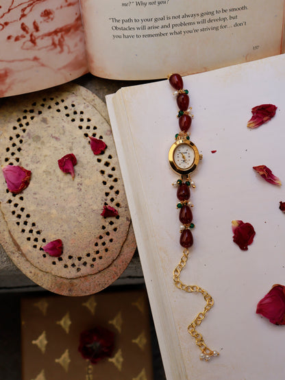 Scarlet Vintage Dial Wrist Watch