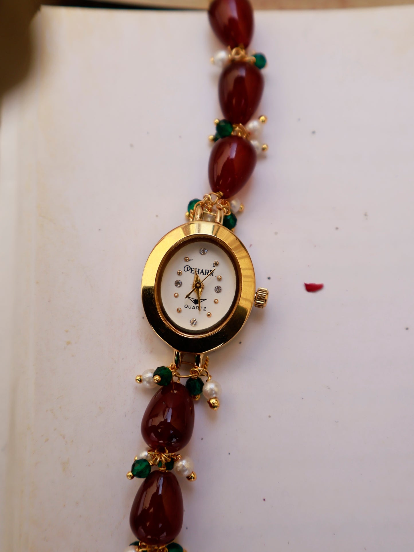 Scarlet Vintage Dial Wrist Watch