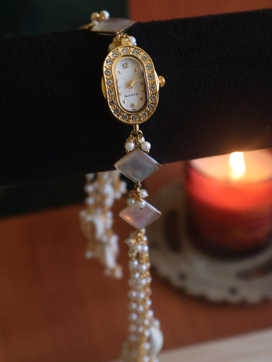 Oliza Shell Detachable Hangings Wrist Watch