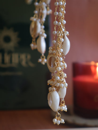 Oliza Shell Hangings Wrist Watch